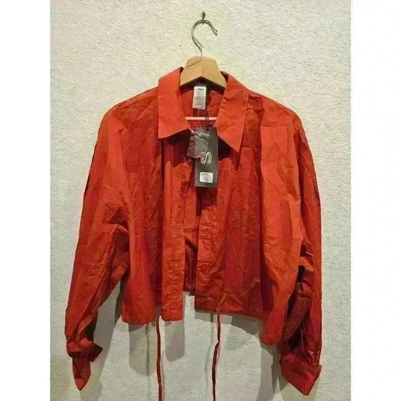 Sans Souci Tops - Sans Souci Burnt Orange Cropped Shoulder Bladed Sleeve Button Up Top Large